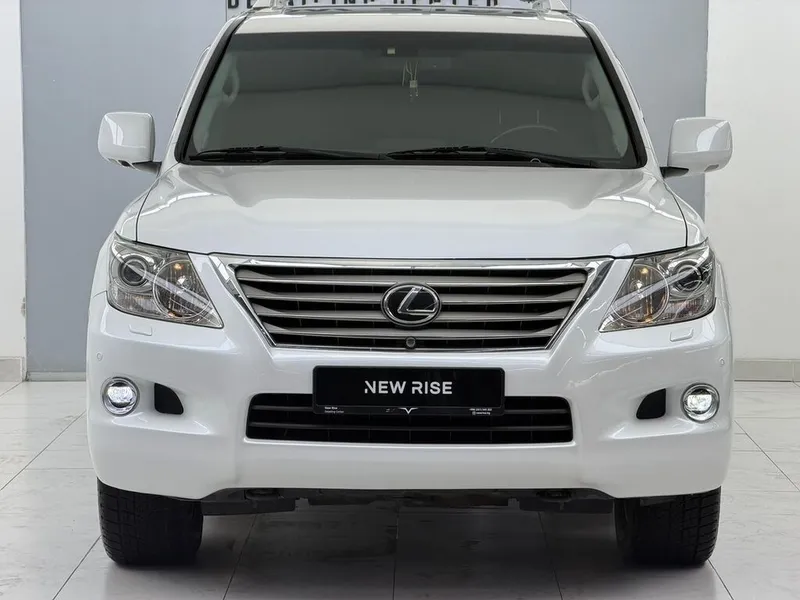 Lexus LX