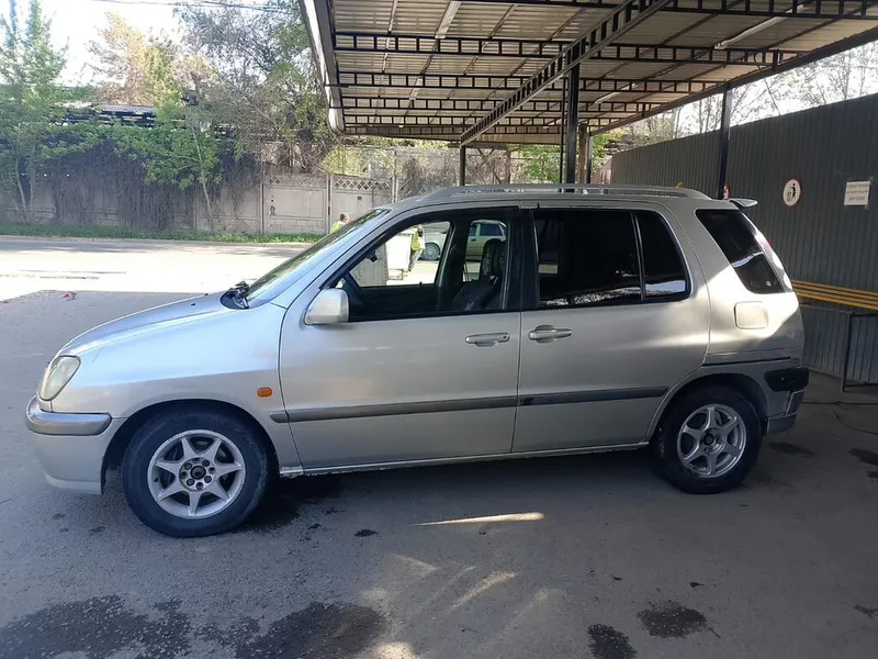 Toyota Raum