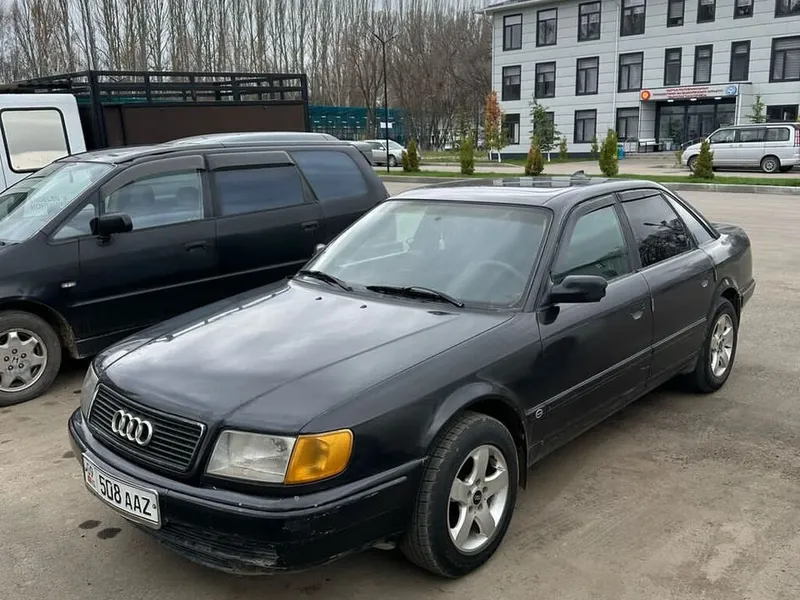 Audi 100