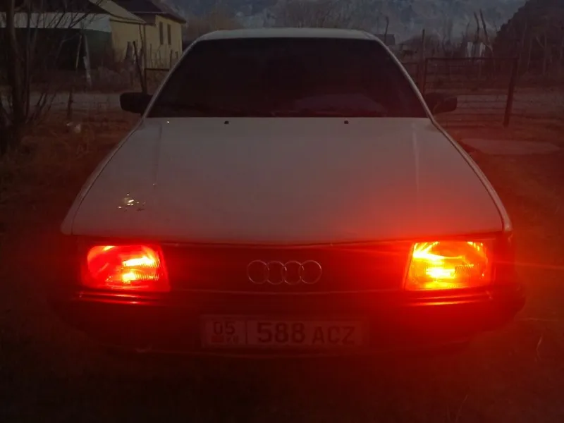 Audi 100