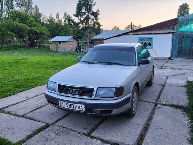 Audi 100