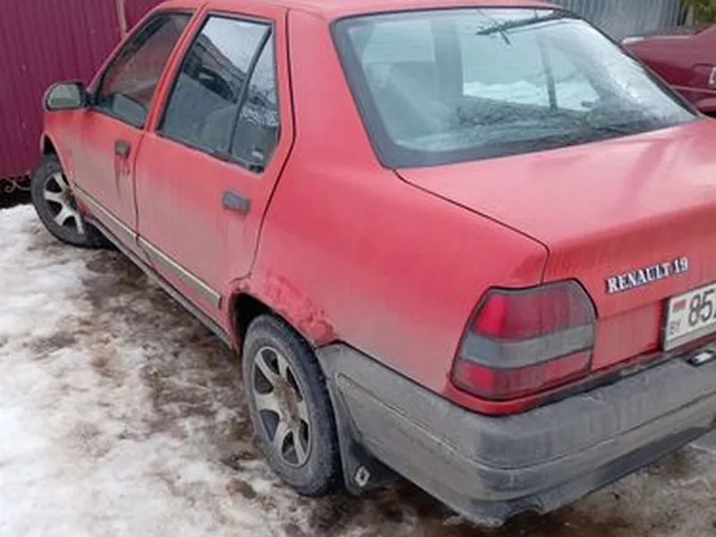 Renault 19