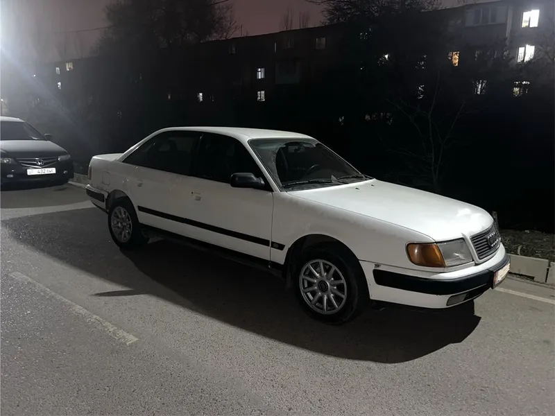Audi 100