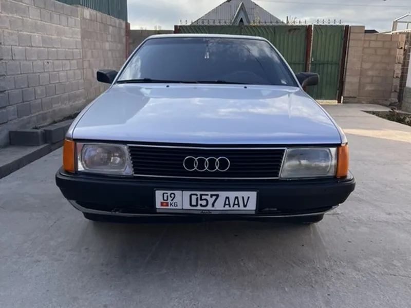 Audi 100