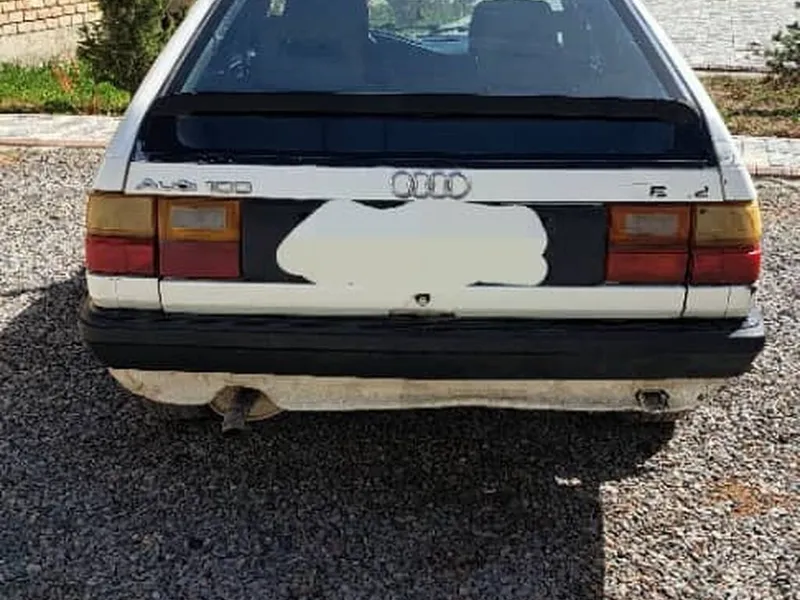 Audi 100