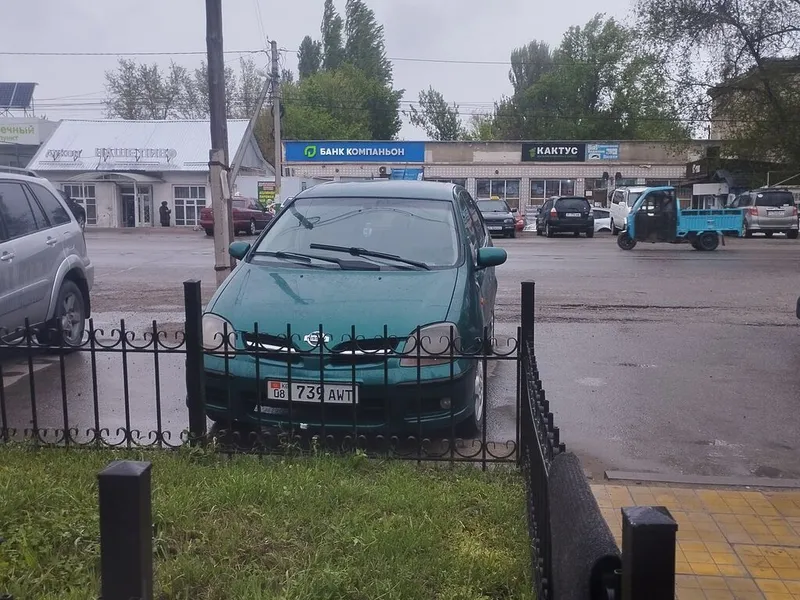 Nissan Almera Tino