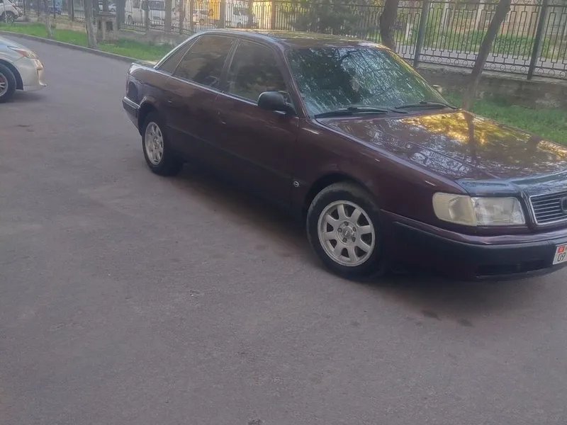 Audi 100