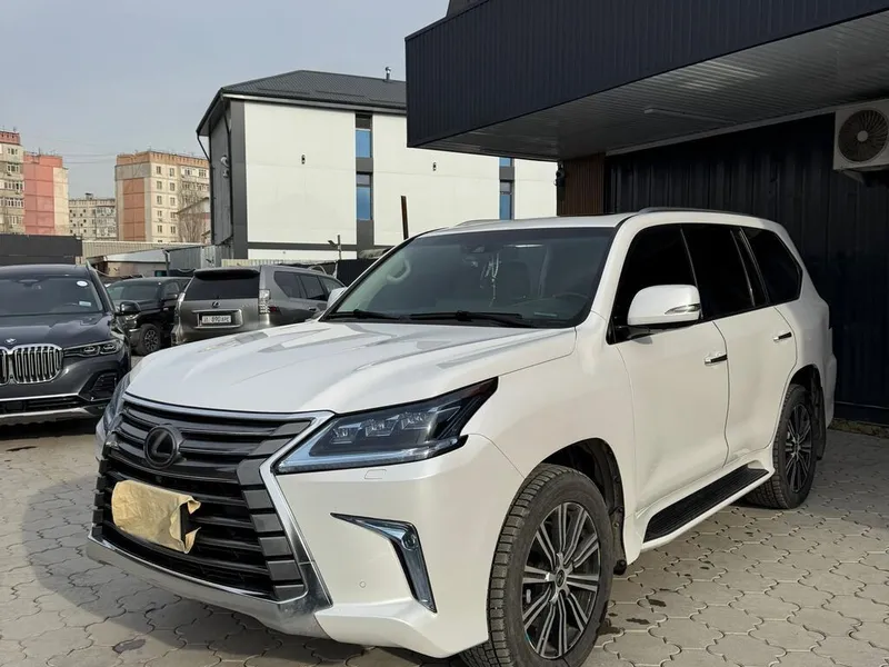 Lexus LX