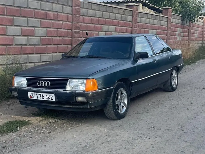 Audi 100