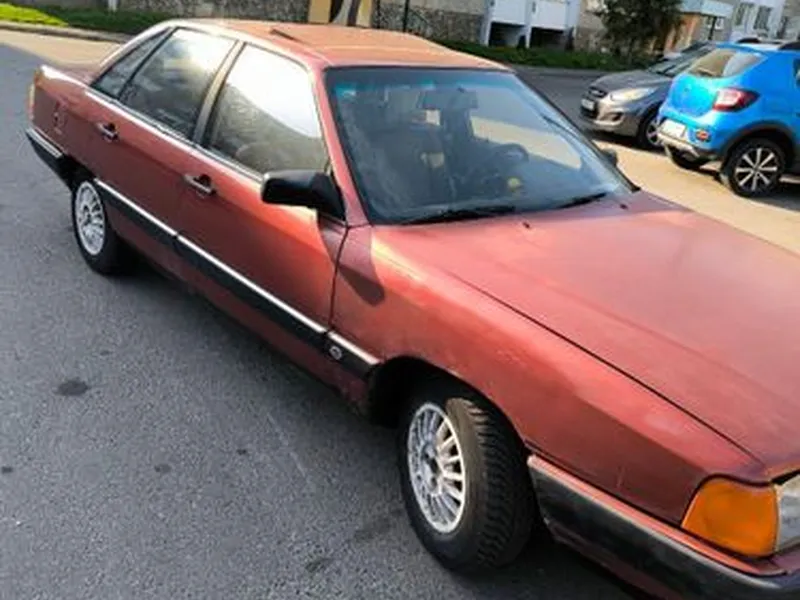 Audi 100