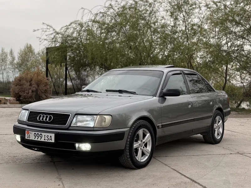 Audi 100