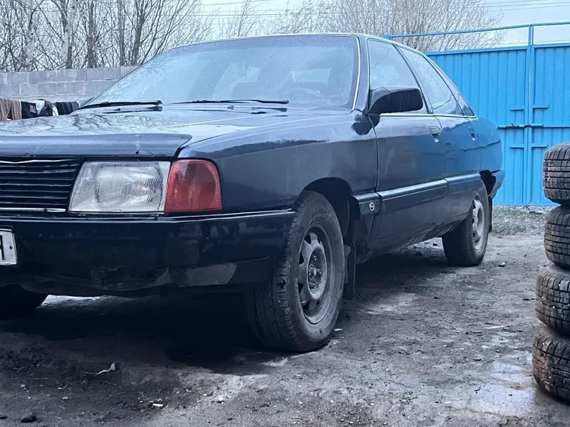 Audi 100