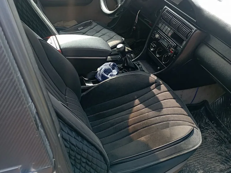 Audi 100