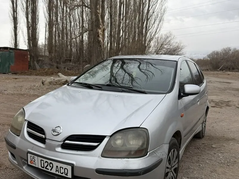 Nissan Almera Tino