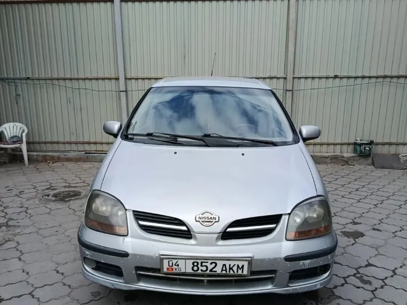 Nissan Almera Tino