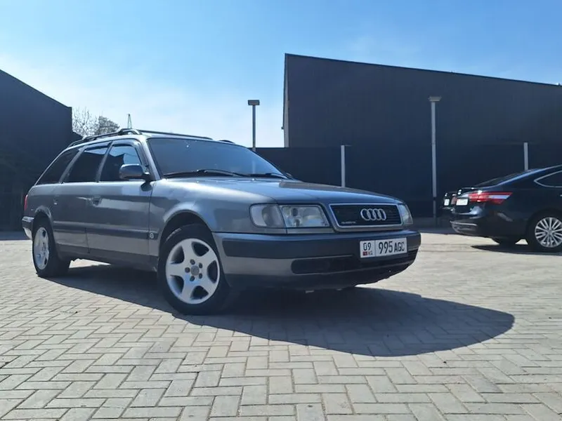 Audi 100
