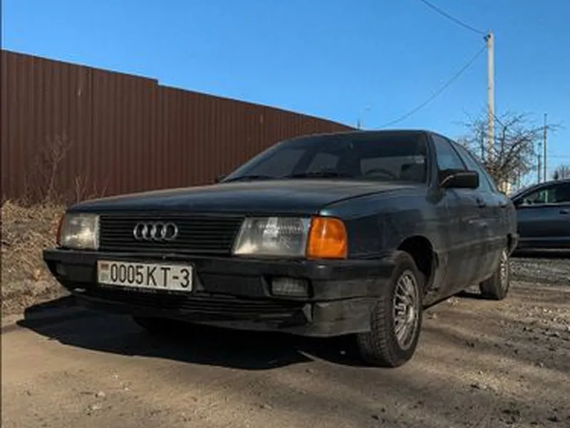 Audi 100