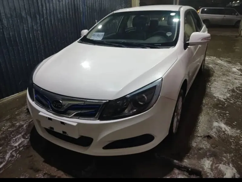 BYD E5