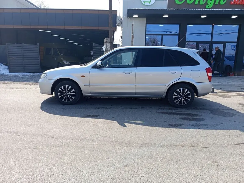 Mazda 323
