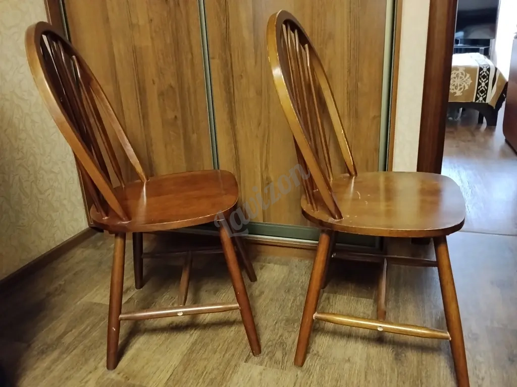 Стулья кухонные деревянные 2шт + стол