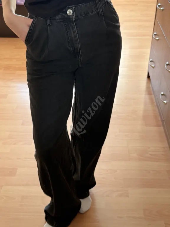 Джинсы MANGO молочные и черные