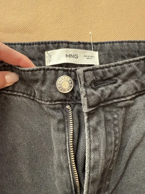 Джинсы MANGO молочные и черные