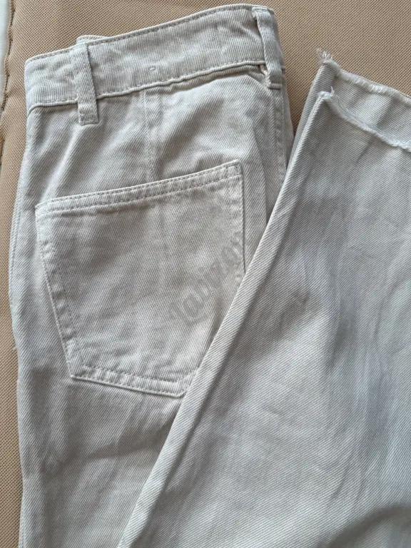 Джинсы MANGO молочные и черные