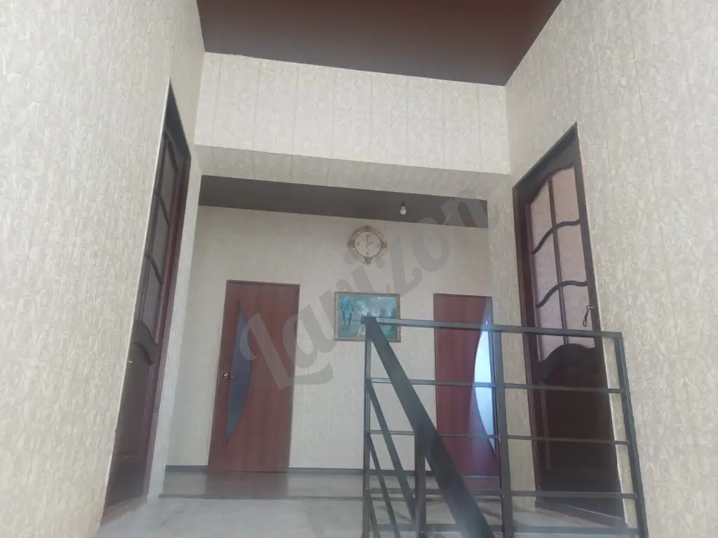 Продаётся кирпичный двухэтажный дом в посёлке Пятигорский, город Пятигорск