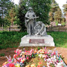 Братская могила п. Тикша 10-144