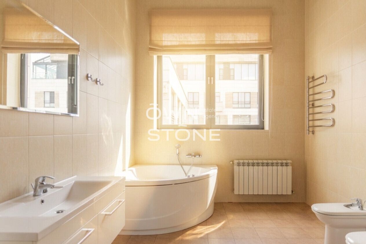 5-комнатная, 286 м² — 404 000 000 ₽