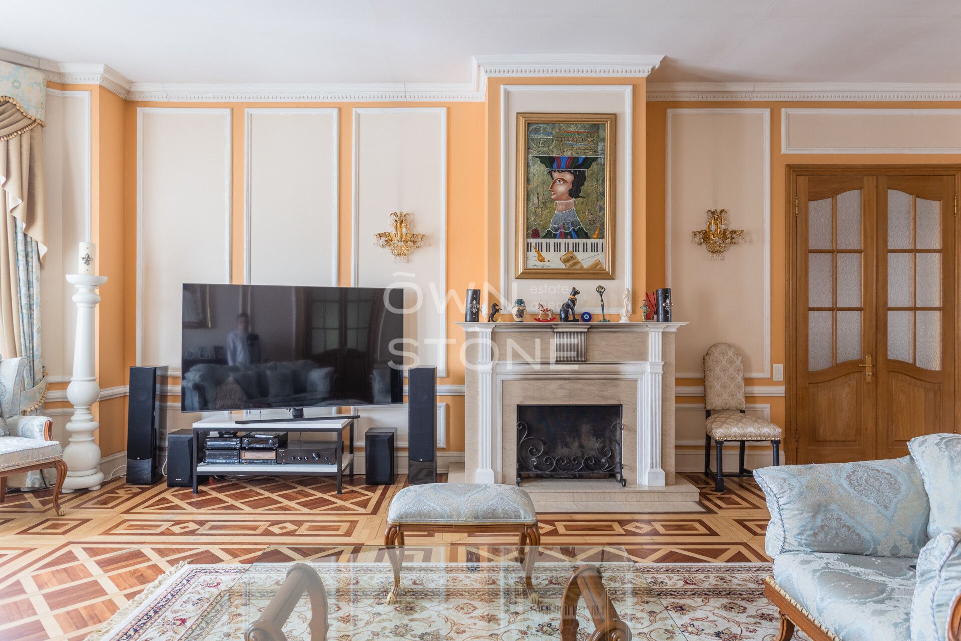 4-комнатная, 160 м² — 380 000 ₽