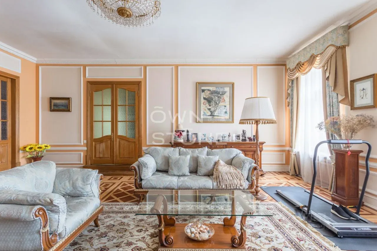 4-комн. квартира, 160 м²