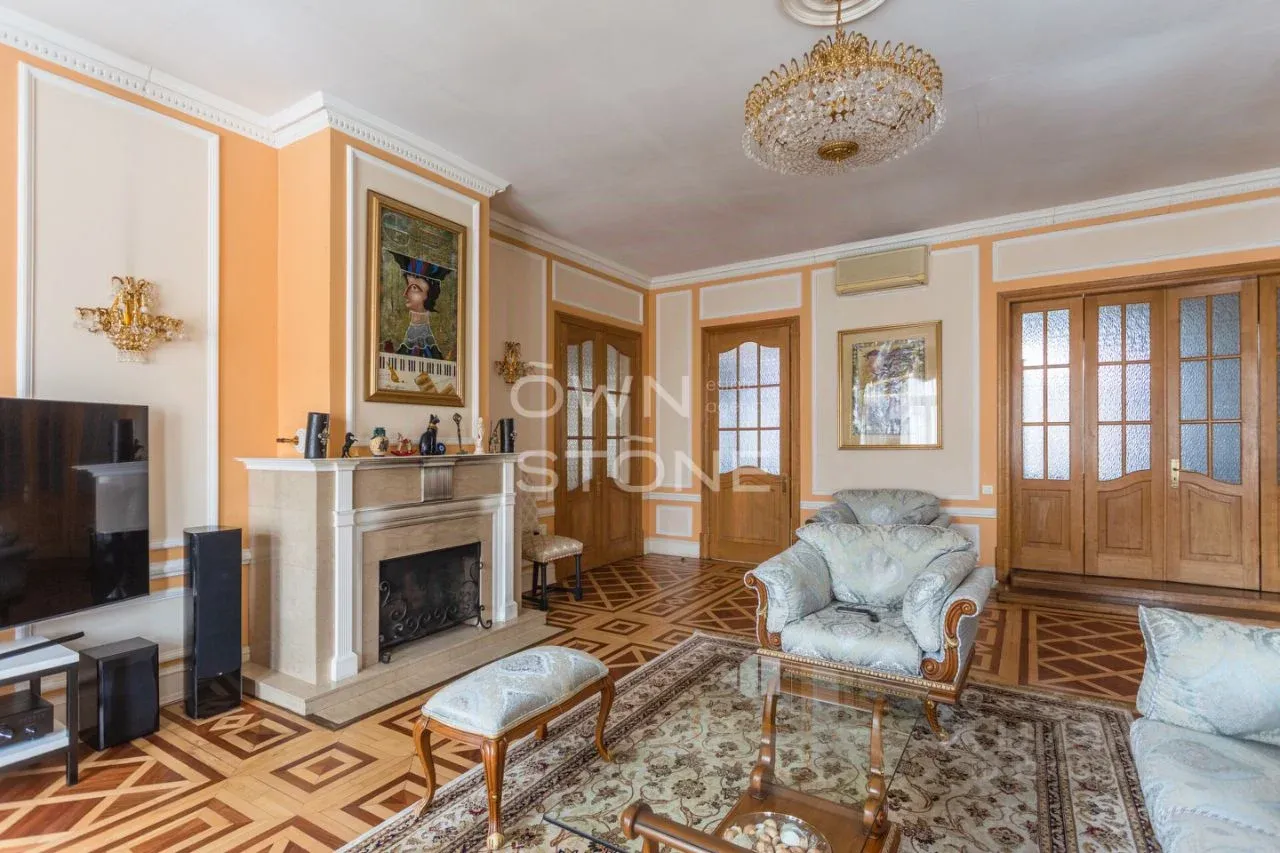 4-комн. квартира, 160 м²