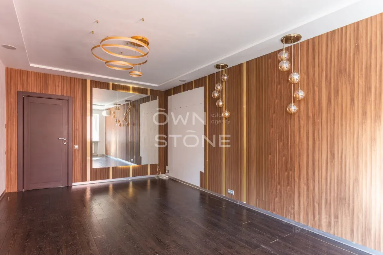 6-комн. квартира, 330 м²
