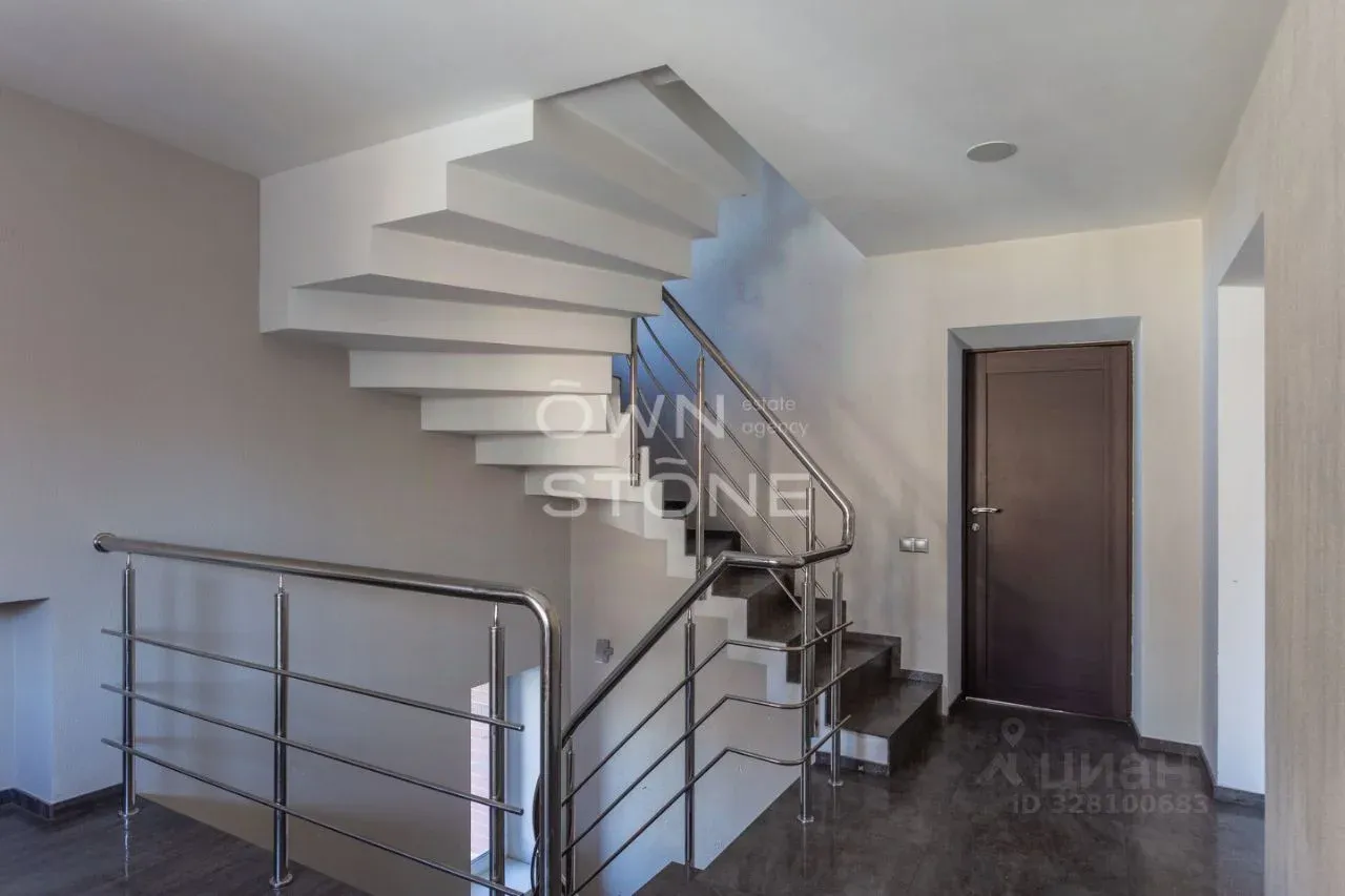 6-комнатная, 330 м² — 400 000 ₽/мес
