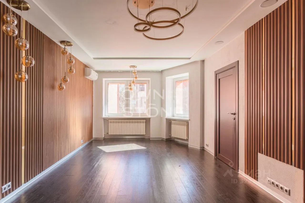 6-комн. квартира, 330 м²