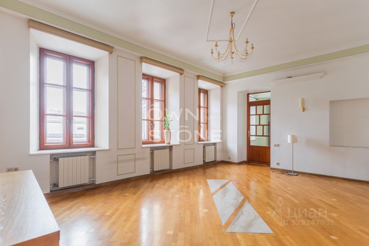 6-комн. квартира, 140 м²