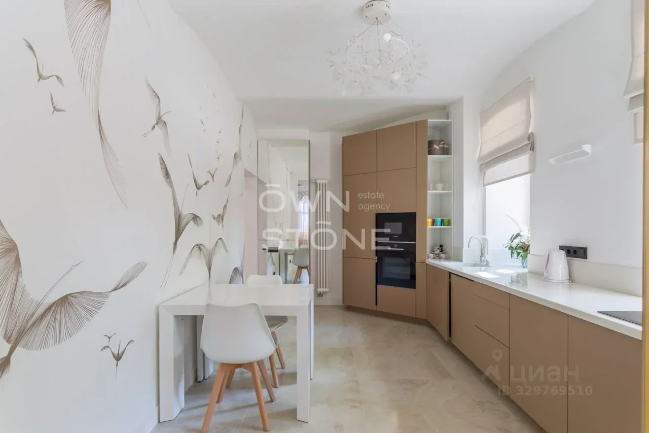 3-комн. квартира, 170 м²
