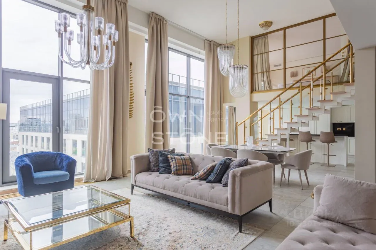3-комн. квартира, 200 м²
