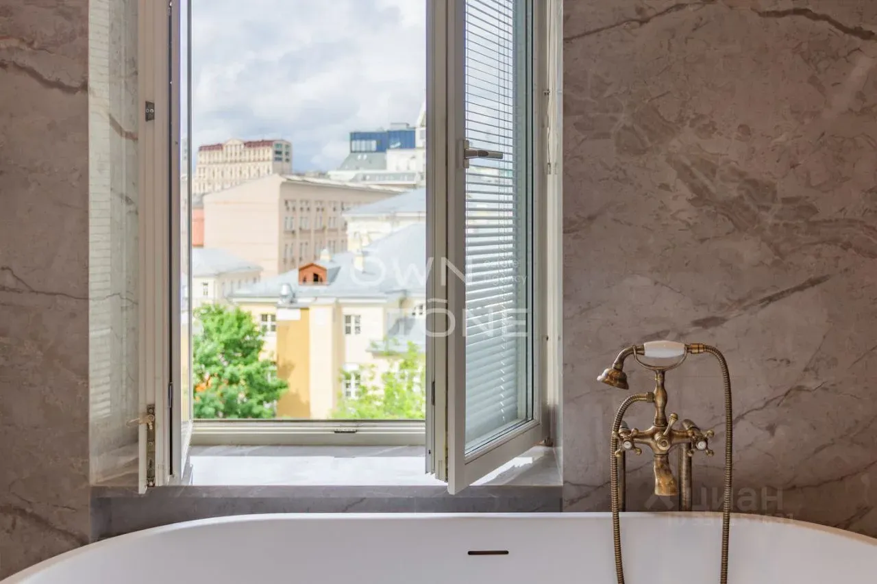 4-комн. квартира, 225 м²