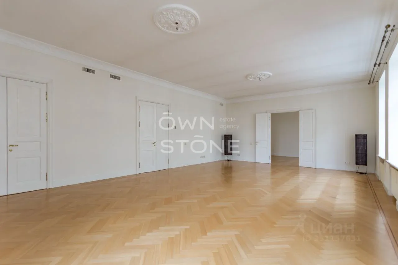 4-комн. квартира, 225 м²