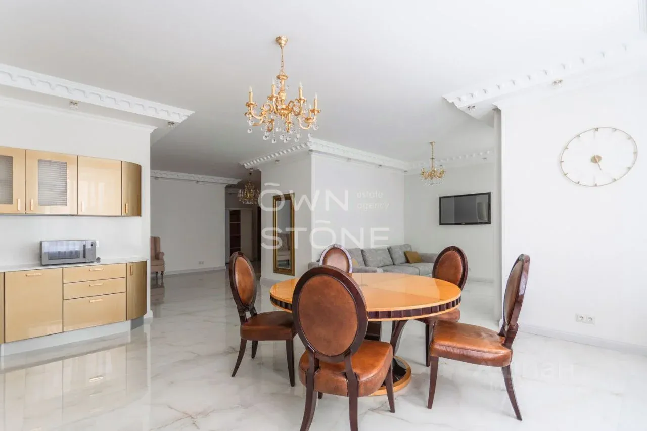 3-комн. квартира, 140 м²