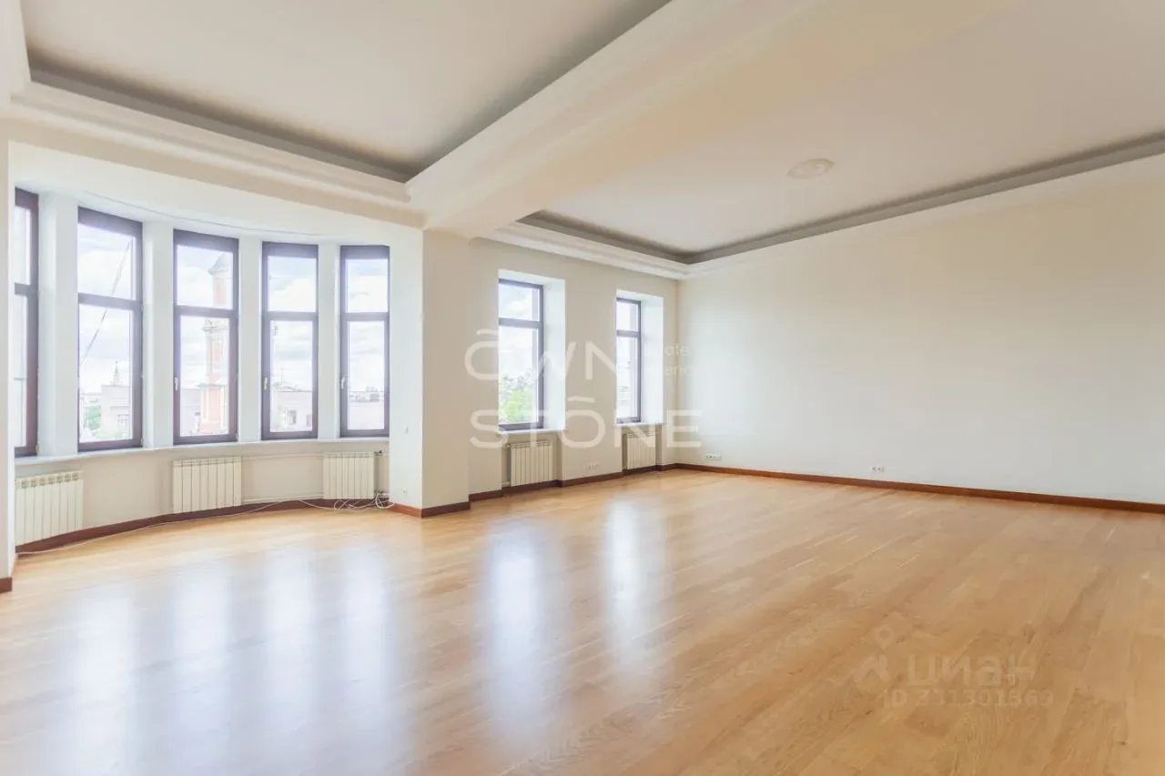 4-комн. квартира, 220 м²