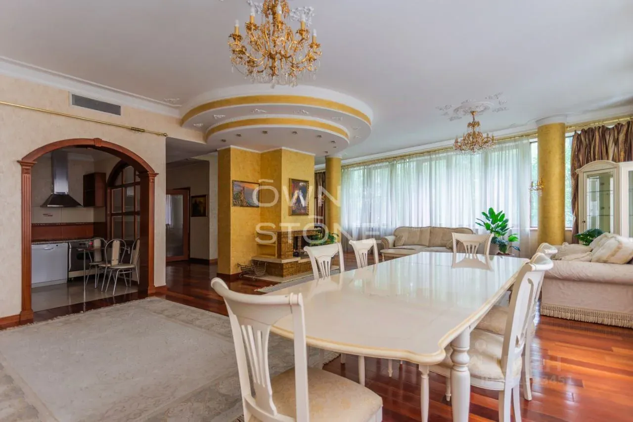 4-комн. квартира, 190 м²