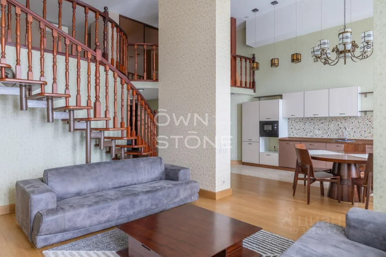 2-комн. квартира, 100 м²