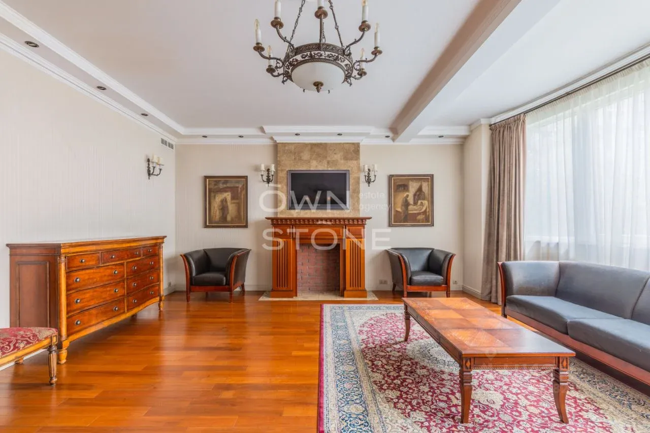 3-комн. квартира, 144 м²