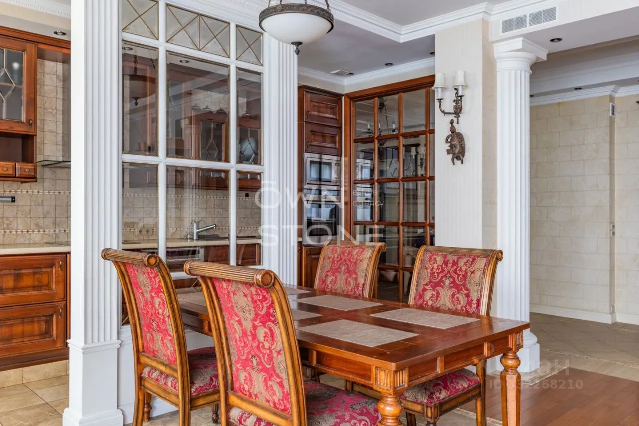 3-комн. квартира, 144 м²