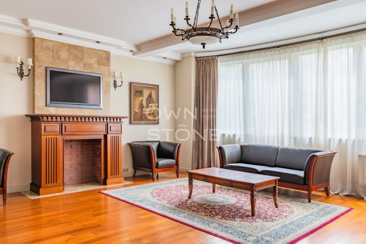 3-комн. квартира, 144 м²