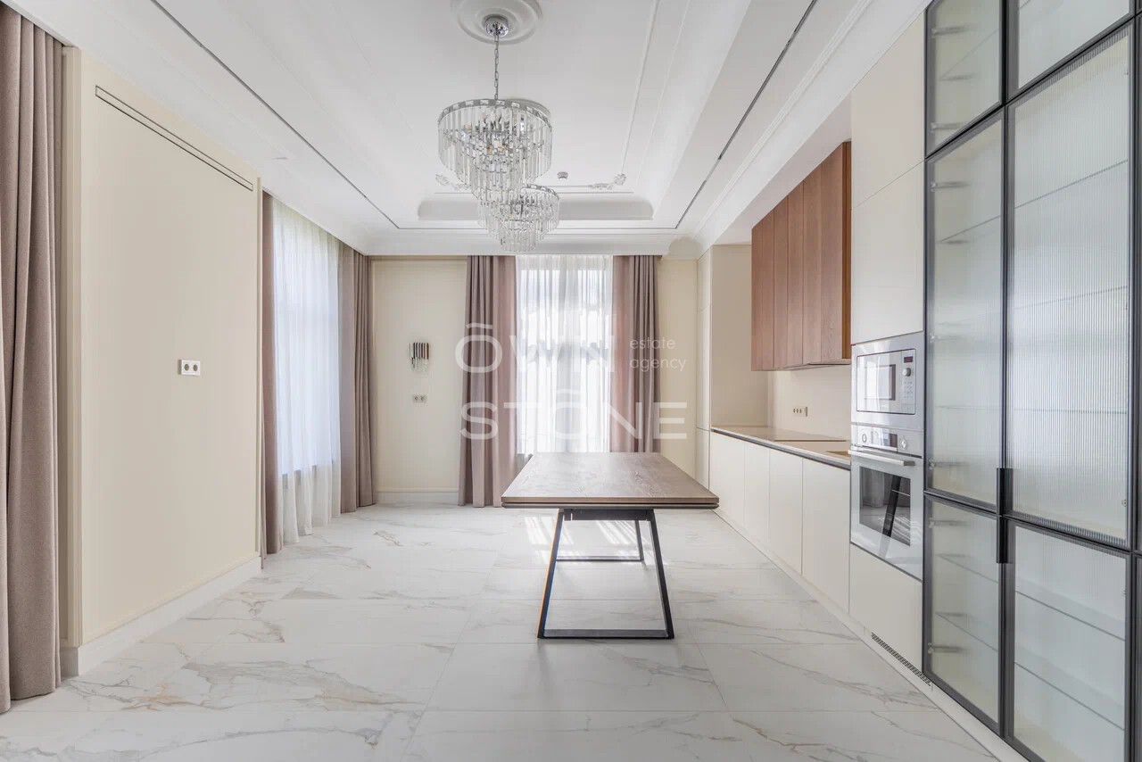 5-комнатная, 179 м² — 1 100 000 ₽