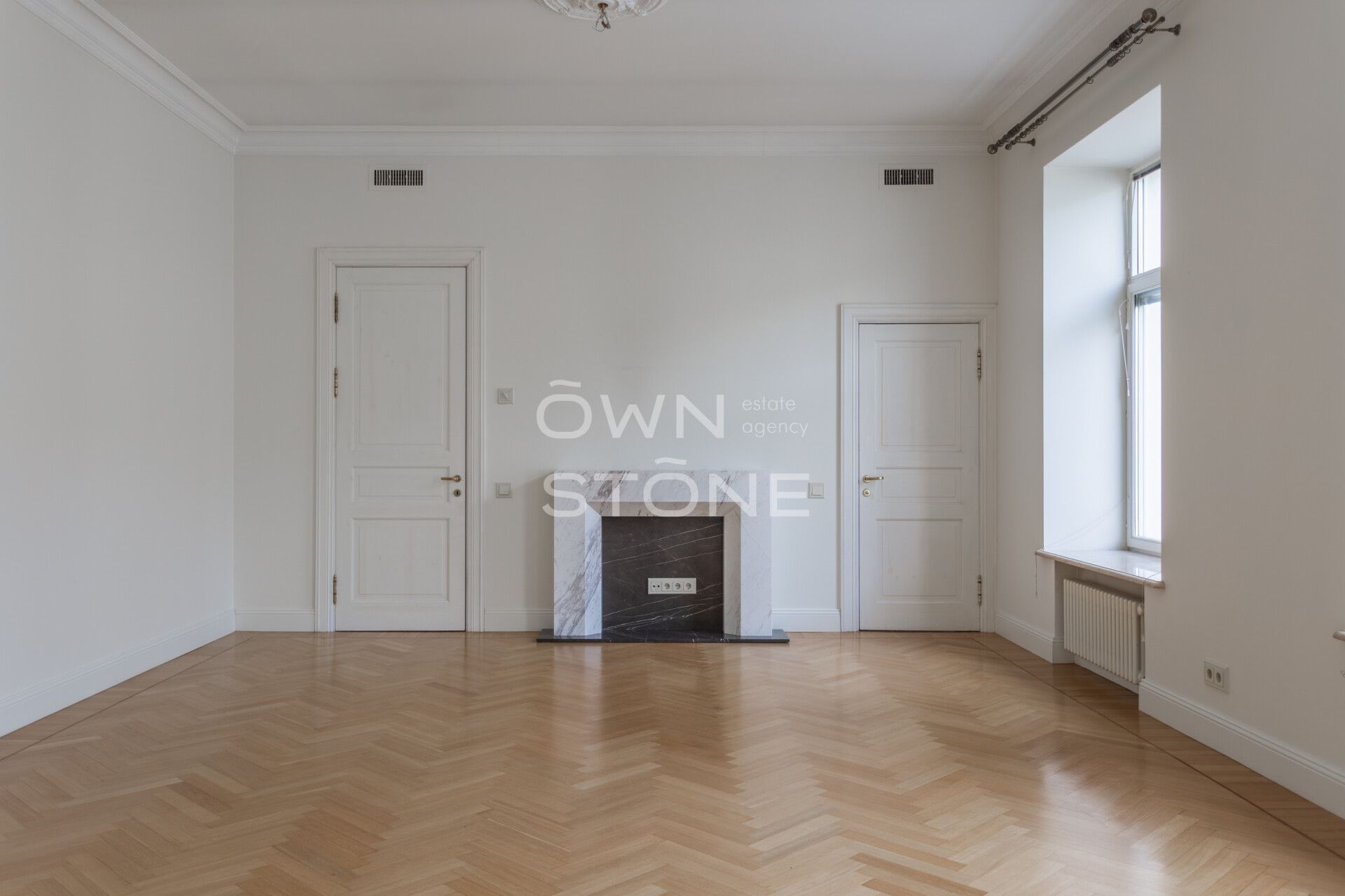 4-комнатная, 225 м² — 900 000 ₽